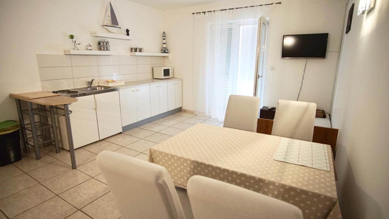 Apartments Victoria โตรกีร์ ภายนอก รูปภาพ