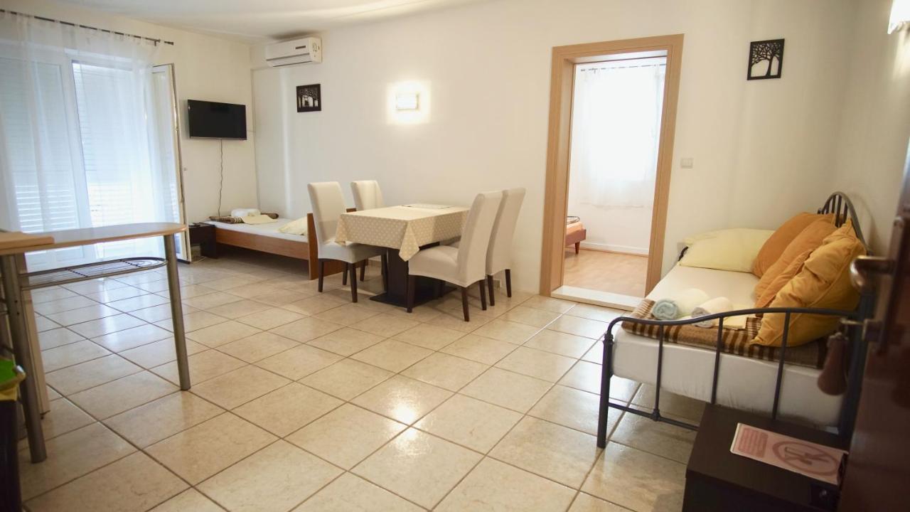 Apartments Victoria โตรกีร์ ภายนอก รูปภาพ