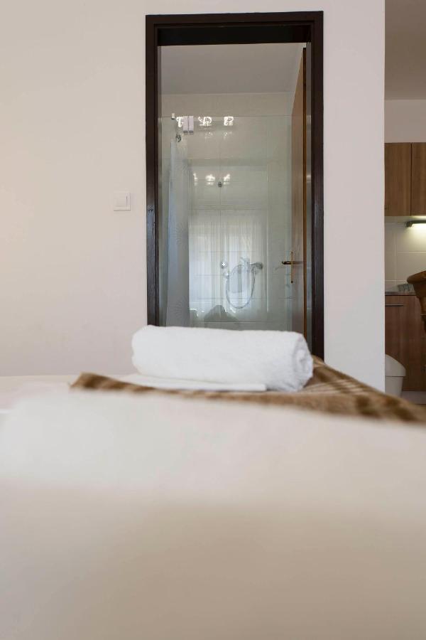 Apartments Victoria โตรกีร์ ภายนอก รูปภาพ