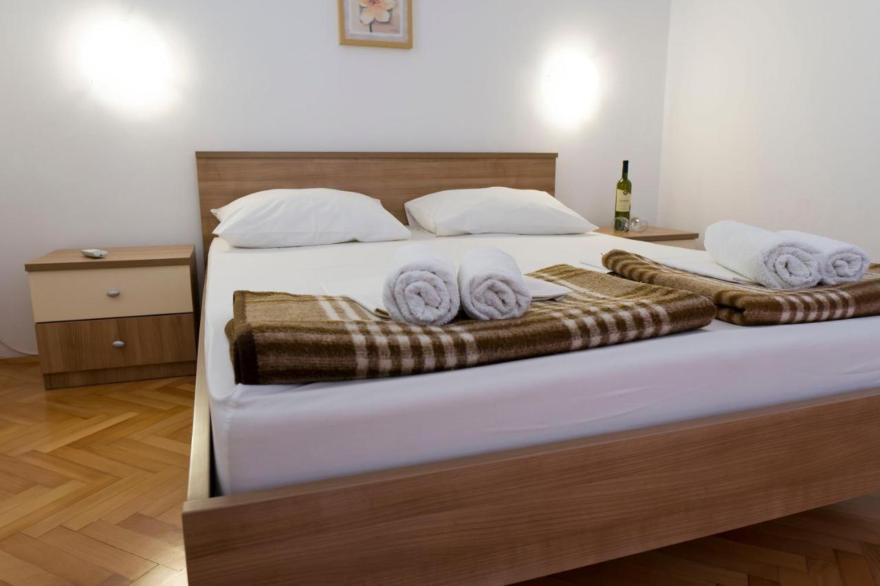 Apartments Victoria โตรกีร์ ภายนอก รูปภาพ