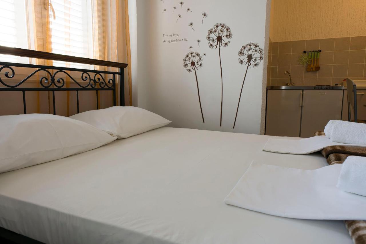 Apartments Victoria โตรกีร์ ภายนอก รูปภาพ