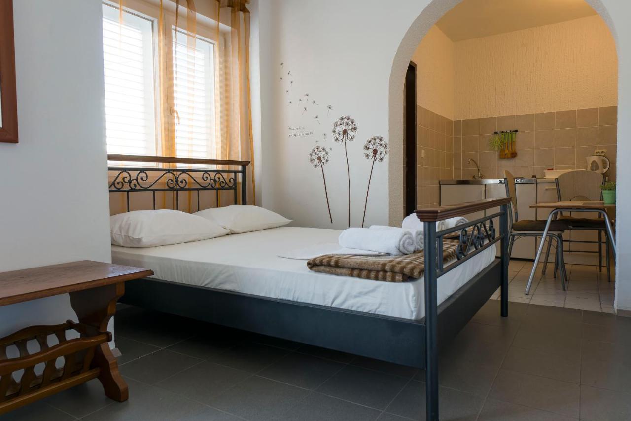 Apartments Victoria โตรกีร์ ภายนอก รูปภาพ