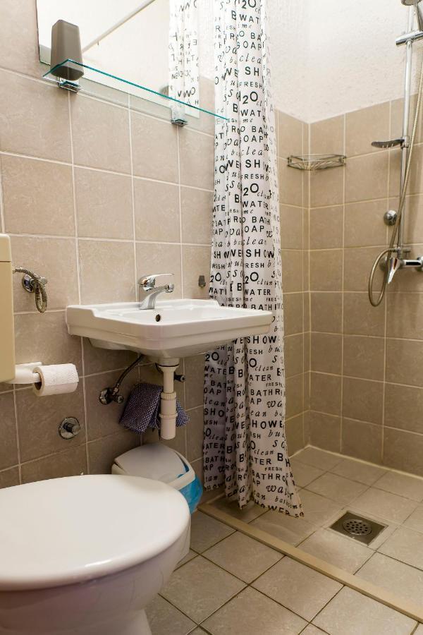 Apartments Victoria โตรกีร์ ภายนอก รูปภาพ