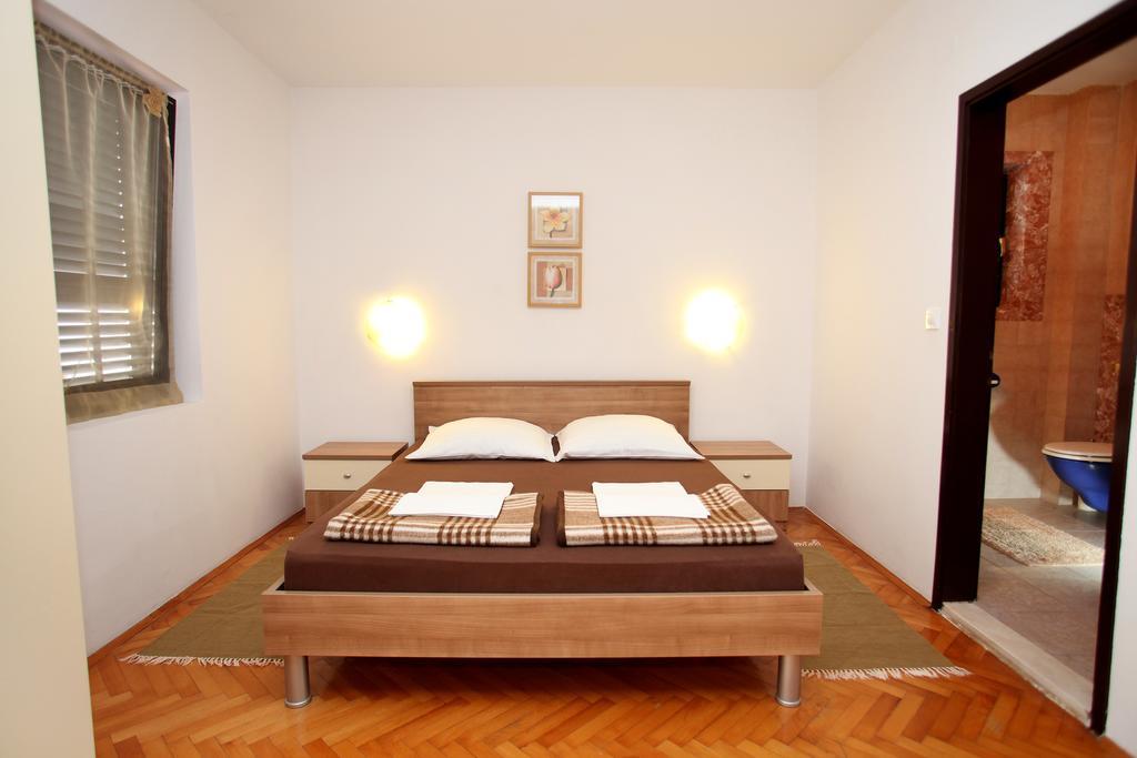 Apartments Victoria โตรกีร์ ภายนอก รูปภาพ