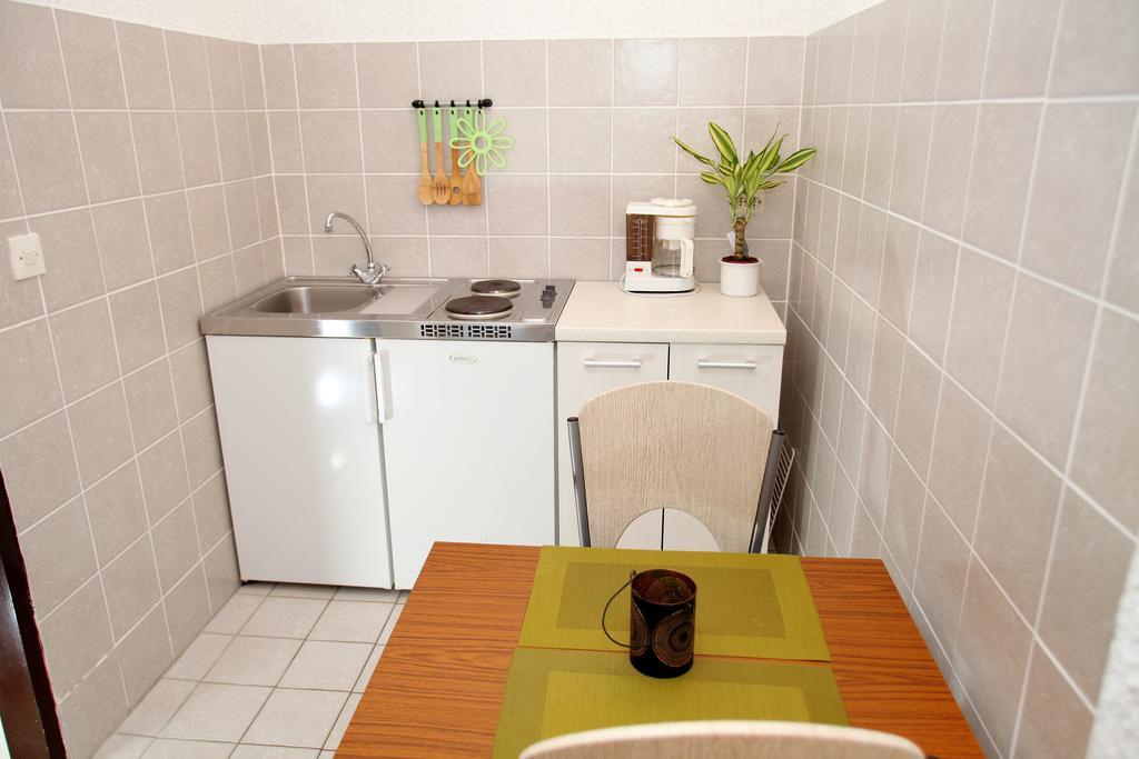 Apartments Victoria โตรกีร์ ภายนอก รูปภาพ